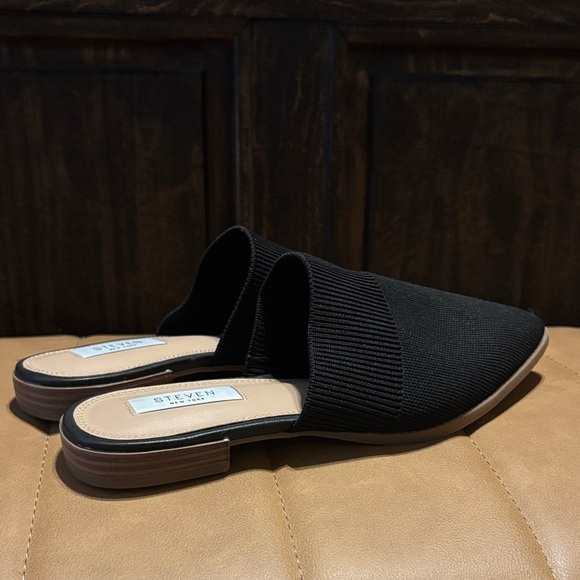 Steven By Steve Madden Black Flats size 9 NWOB - Picture 2 of 4